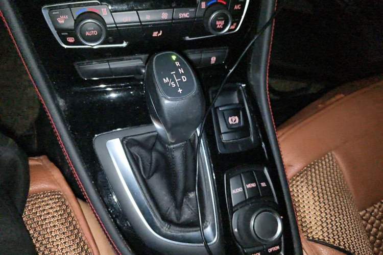 Used BMW 2 Series Gran Tourer 2015 218i Leading Model Gear Lever