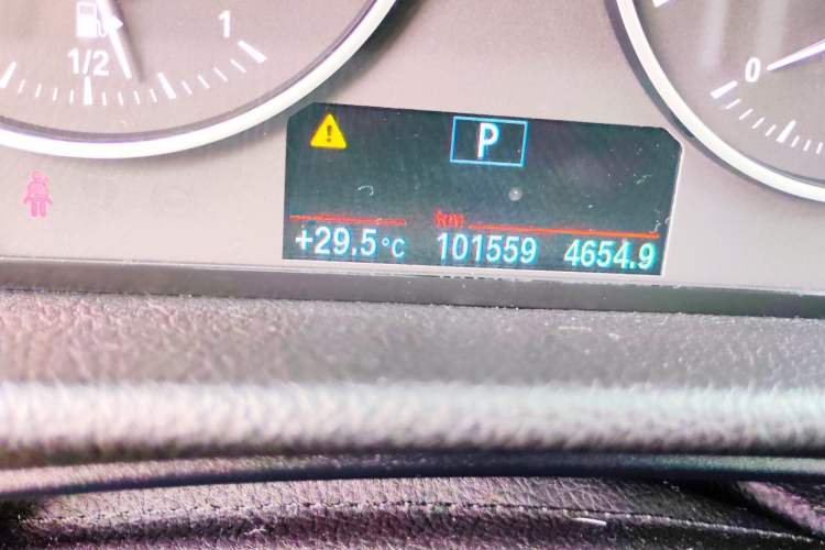 Used BMW 2 Series Gran Tourer 2015 218i Sports Design Package Odometer Close Up