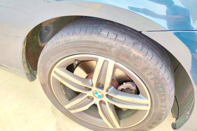 Used BMW 2 Series Gran Tourer 2015 218i Sports Design Package Right Front Wheel Hub