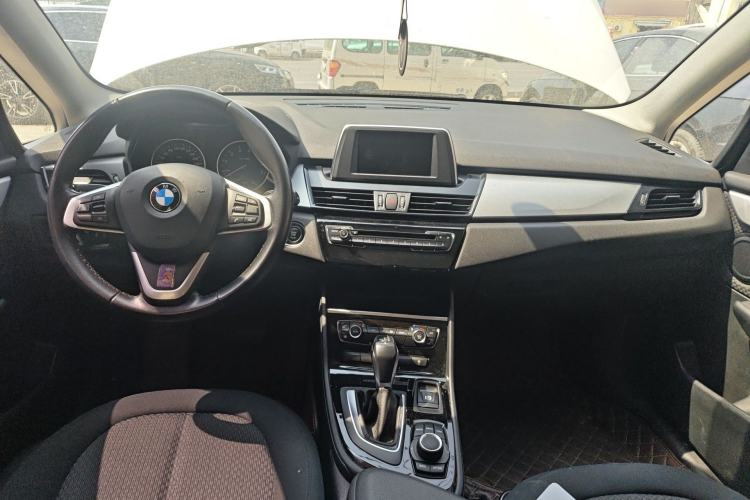 Used BMW 2 Series Gran Tourer 2015 218i Leading Model Center Console