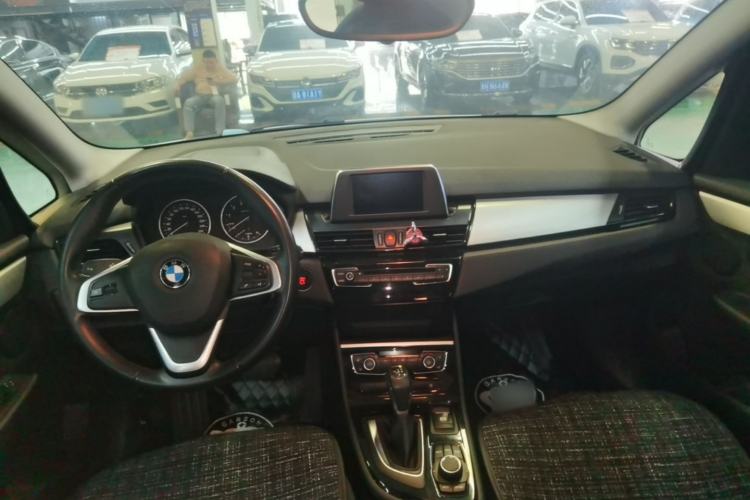 Used BMW 2 Series Gran Tourer 2015 218i Leading Model Center Console