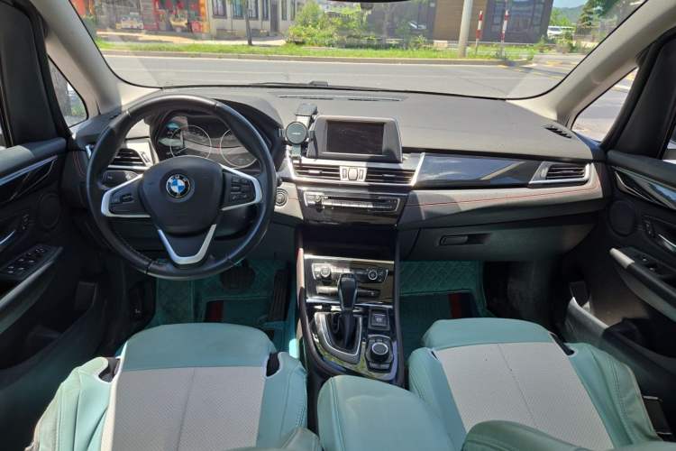 Used BMW 2 Series Gran Tourer 2015 218i Sports Design Package Center Console
