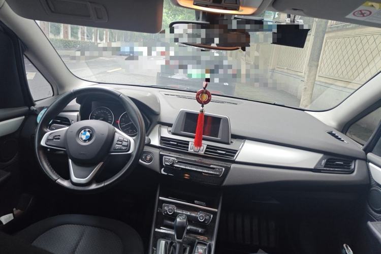 Used BMW 2 Series Gran Tourer 2015 218i Leading Model Center Console