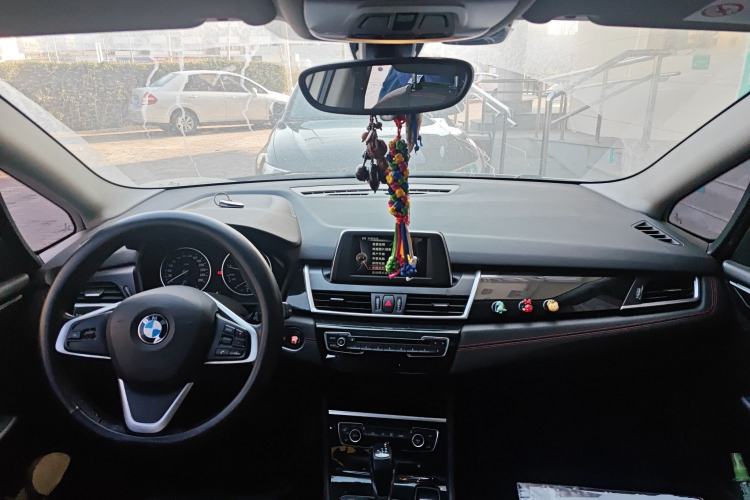 Used BMW 2 Series Gran Tourer 2015 218i Leading Model Center Console