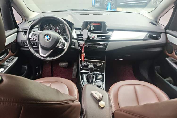 Used BMW 2 Series Gran Tourer 2015 218i Leading Model Center Console