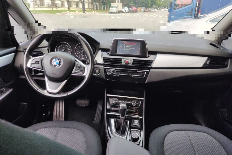 Used BMW 2 Series Gran Tourer 2015 218i Leading Model Center Console