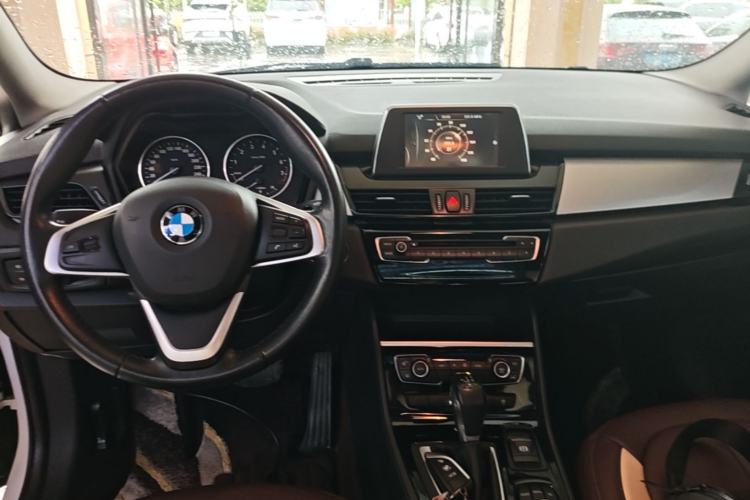 Used BMW 2 Series Gran Tourer 2015 218i Leading Model Center Console