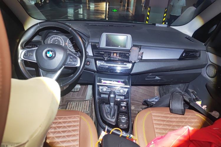 Used BMW 2 Series Gran Tourer 2015 218i Leading Model Center Console