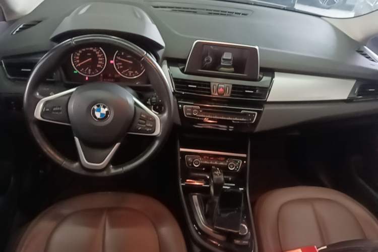 Used BMW 2 Series Gran Tourer 2015 218i Leading Model Center Console