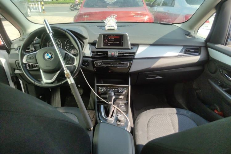 Used BMW 2 Series Gran Tourer 2015 218i Leading Model Center Console