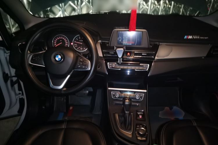 Used BMW 2 Series Gran Tourer 2015 218i Leading Model Center Console