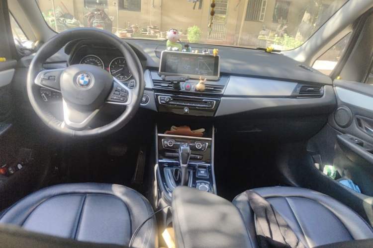 Used BMW 2 Series Gran Tourer 2015 218i Leading Model Center Console