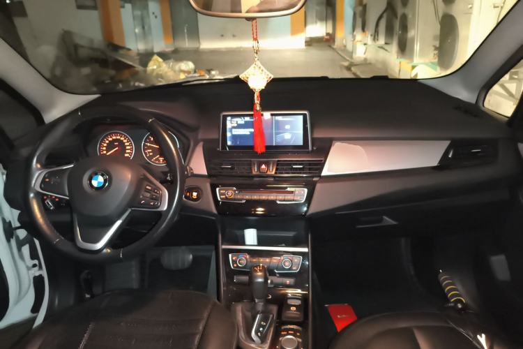 Used BMW 2 Series Gran Tourer 2015 218i Leading Model Center Console