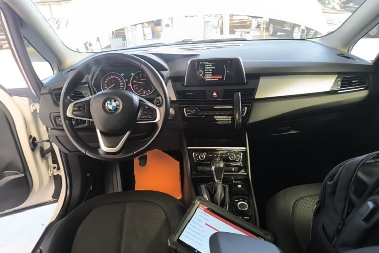 Used BMW 2 Series Gran Tourer 2015 218i Leading Model Center Console
