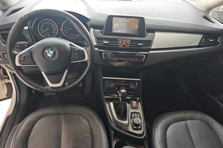 Used BMW 2 Series Gran Tourer 2015 218i Leading Model Center Console