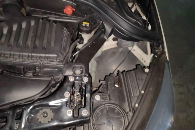 Used BMW 2 Series Gran Tourer 2015 218i Leading Model Engine Bay Left
