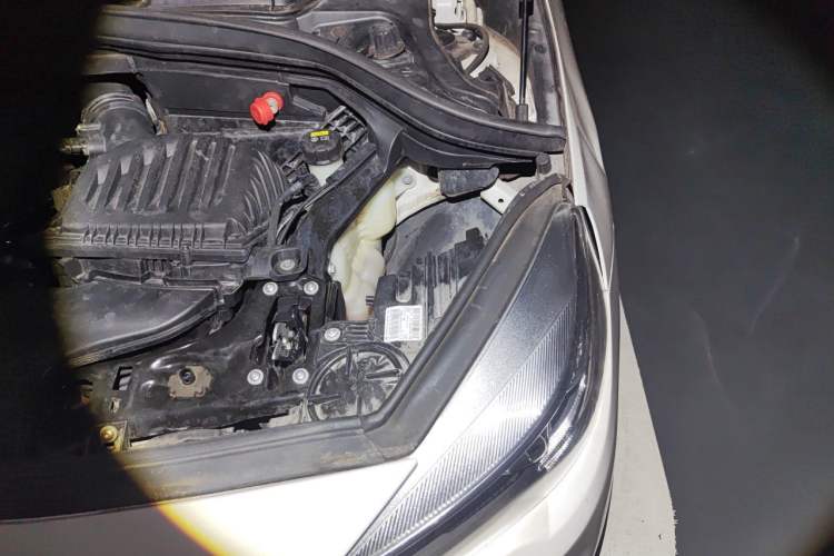 Used BMW 2 Series Gran Tourer 2015 218i Leading Model Engine Bay Left