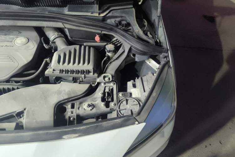 Used BMW 2 Series Gran Tourer 2015 218i Leading Model Engine Bay Left