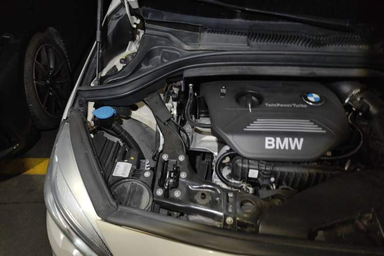 Used BMW 2 Series Gran Tourer 2015 218i Sports Design Package Engine Bay Right