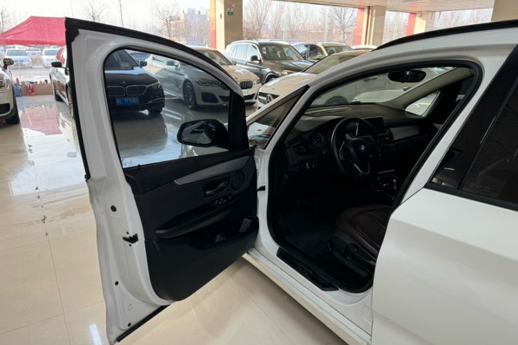 Used BMW 2 Series Gran Tourer 2015 218i Leading Model Exterior 9