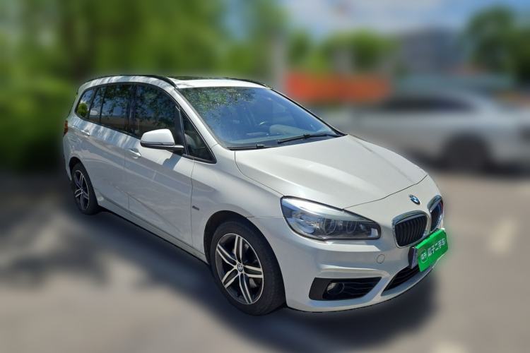 Used BMW 2 Series Gran Tourer 2015 218i Sports Design Package Front Right 45 Deg