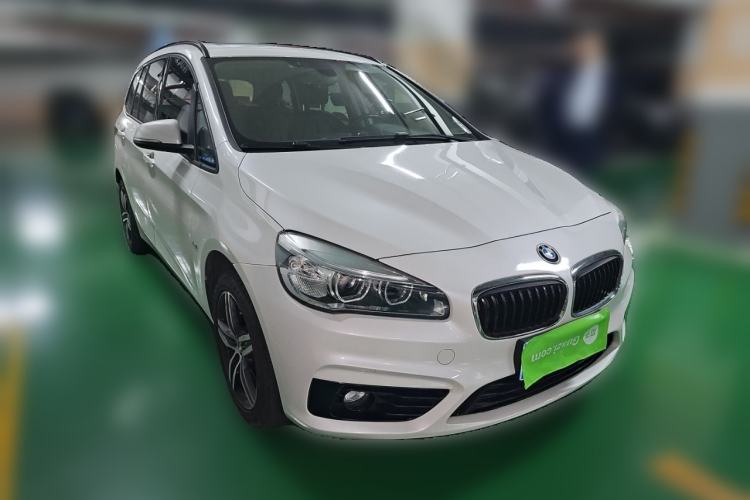 Used BMW 2 Series Gran Tourer 2015 218i Sports Design Package Front Right 45 Deg