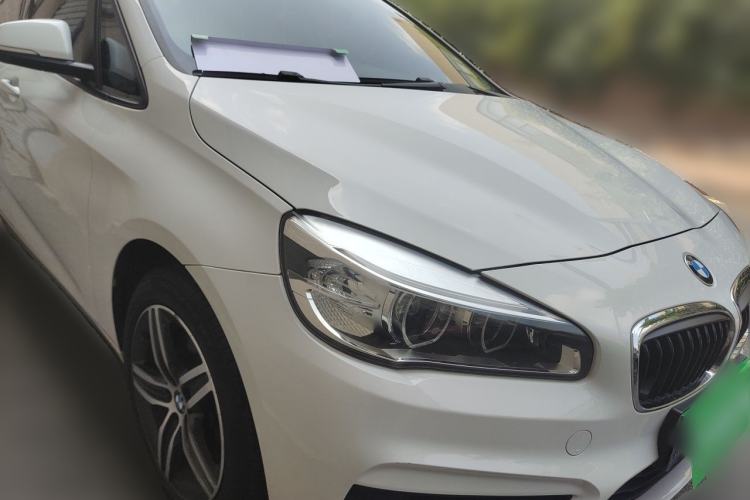 Used BMW 2 Series Gran Tourer 2015 218i Sports Design Package Front Right 45 Deg