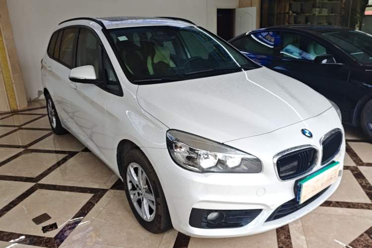 Used BMW 2 Series Gran Tourer 2015 218i Leading Model Front Right 45 Deg