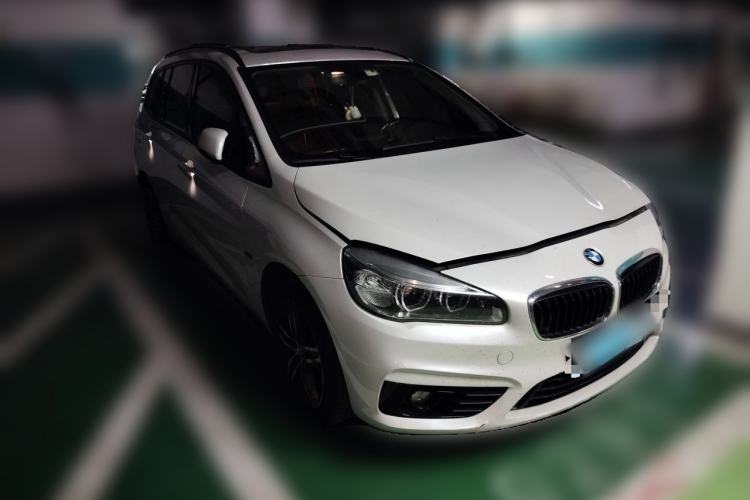 Used BMW 2 Series Gran Tourer 2015 218i Sports Design Package Front Right 45 Deg