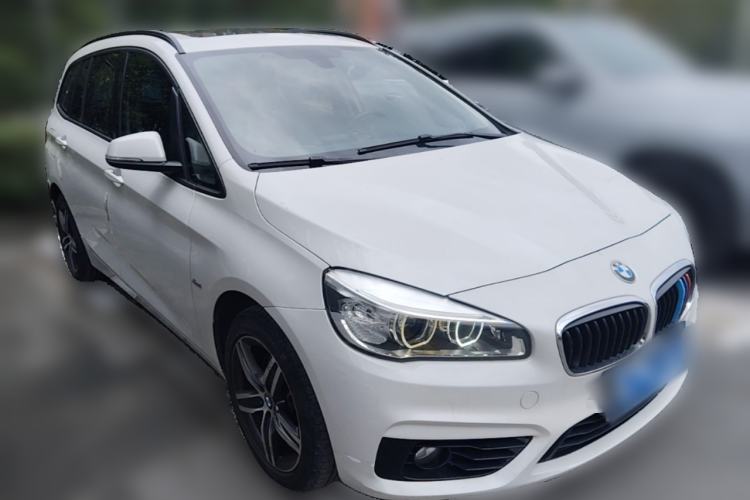 Used BMW 2 Series Gran Tourer 2015 218i Sports Design Package Front Right 45 Deg