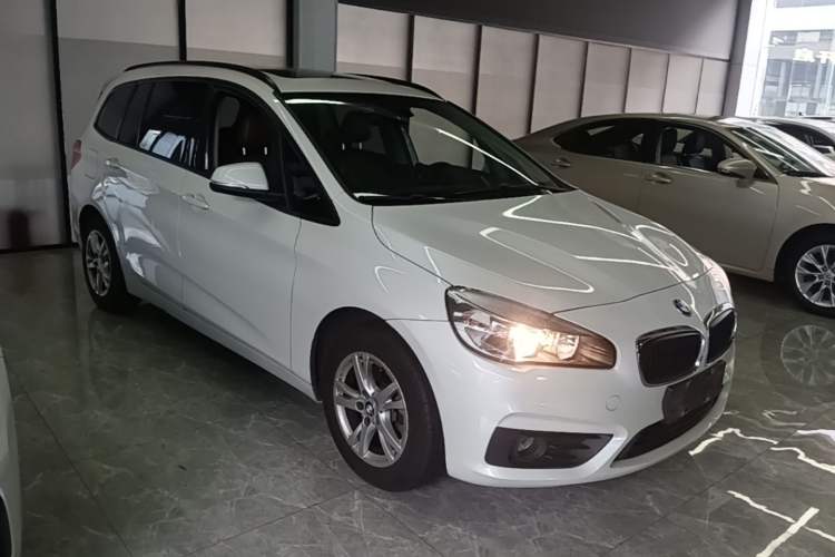 Used BMW 2 Series Gran Tourer 2015 218i Leading Model Front Right 45 Deg