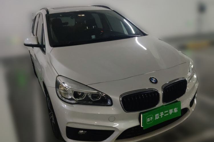 Used BMW 2 Series Gran Tourer 2015 218i Sports Design Package Front Right 45 Deg