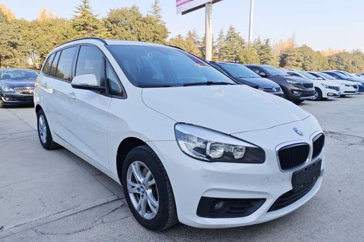 Used BMW 2 Series Gran Tourer 2015 218i Leading Model Front Right 45 Deg