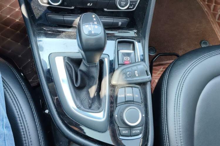 Used BMW 2 Series Gran Tourer 2015 218i Leading Model Gear Lever