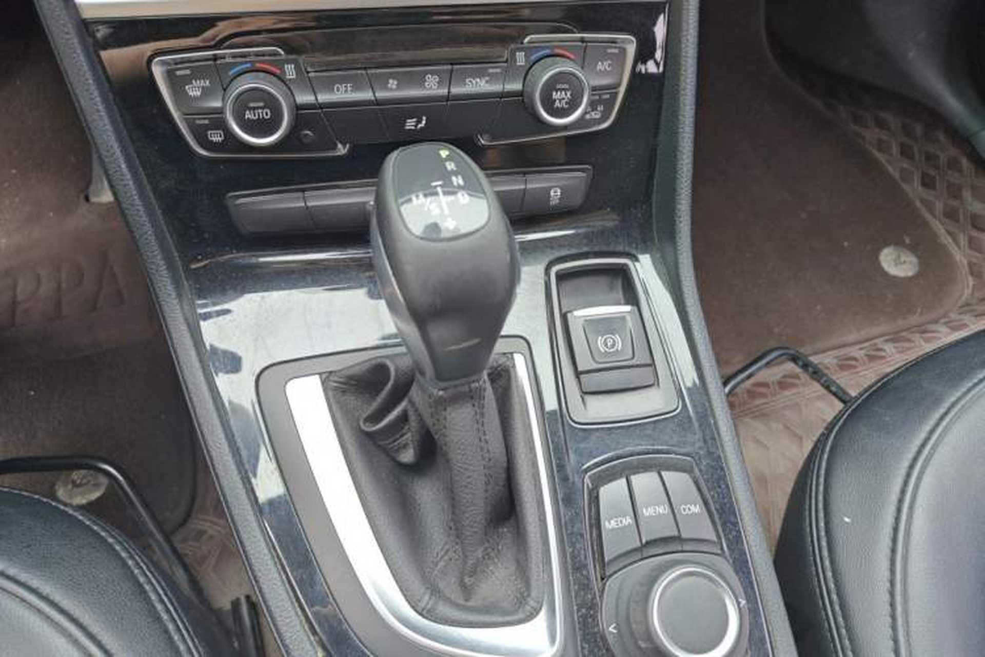 Used BMW 2 Series Gran Tourer 2015 218i Leading Model Gear Lever