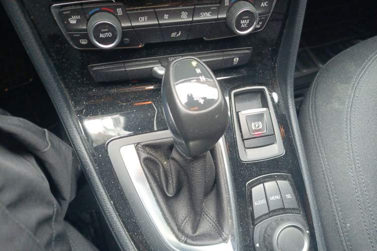 Used BMW 2 Series Gran Tourer 2015 218i Leading Model Gear Lever