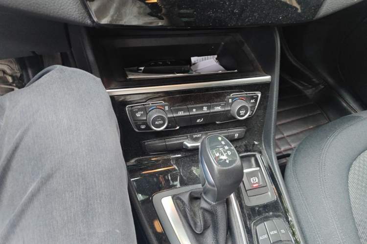 Used BMW 2 Series Gran Tourer 2015 218i Leading Model Gear Lever