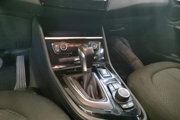 Used BMW 2 Series Gran Tourer 2015 218i Leading Model Gear Lever