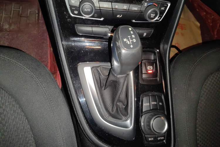 Used BMW 2 Series Gran Tourer 2015 218i Leading Model Gear Lever