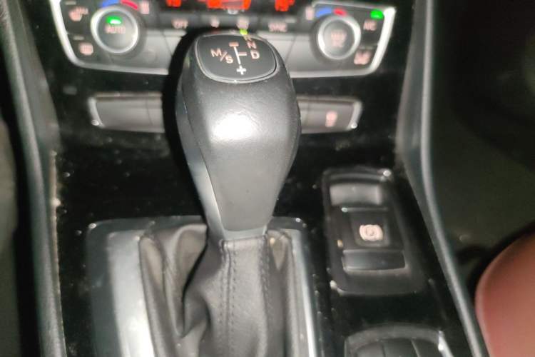 Used BMW 2 Series Gran Tourer 2015 218i Leading Model Gear Lever