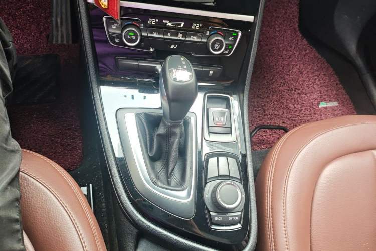 Used BMW 2 Series Gran Tourer 2015 218i Leading Model Gear Lever