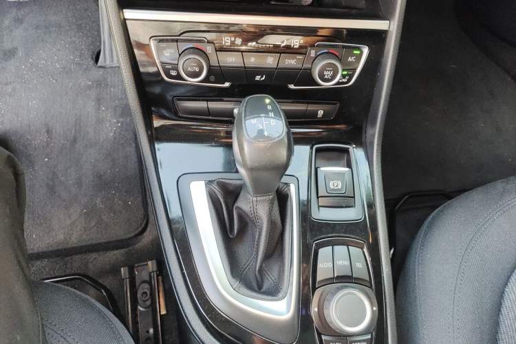 Used BMW 2 Series Gran Tourer 2015 218i Leading Model Gear Lever