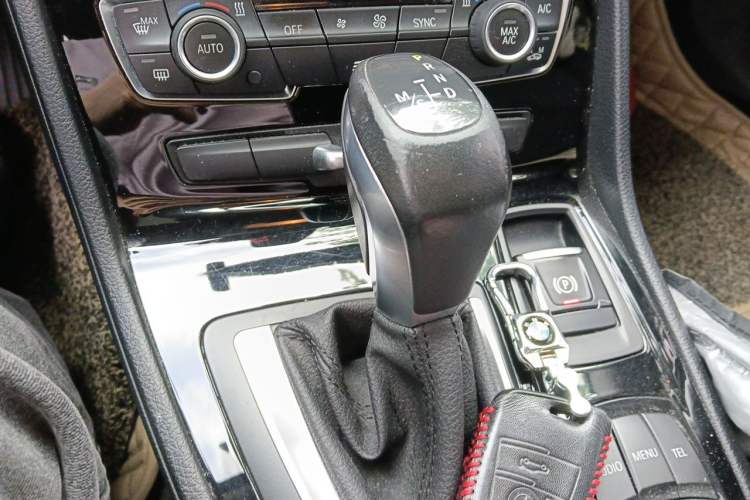 Used BMW 2 Series Gran Tourer 2015 218i Leading Model Gear Lever