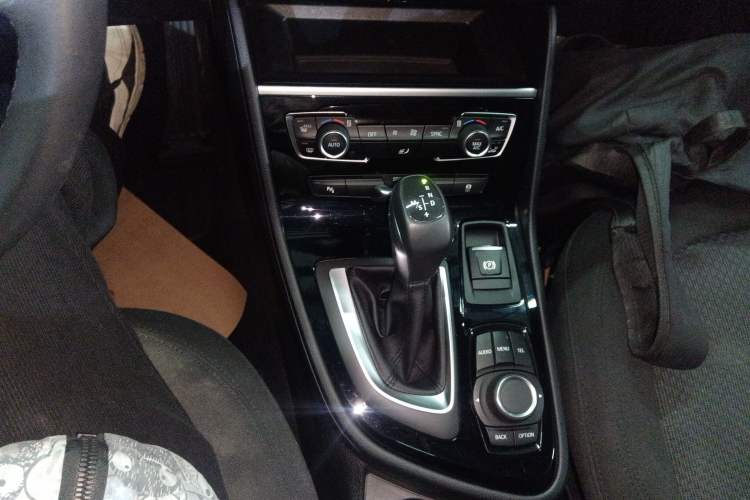Used BMW 2 Series Gran Tourer 2015 218i Leading Model Gear Lever