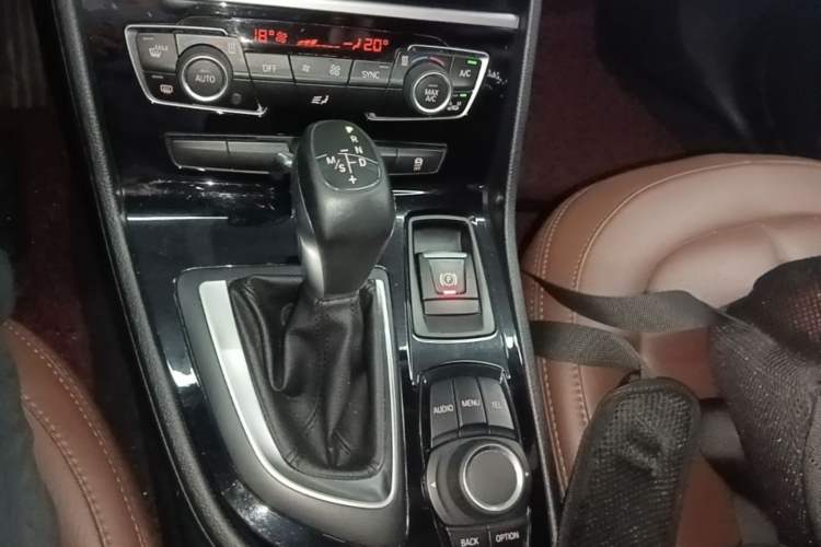 Used BMW 2 Series Gran Tourer 2015 218i Leading Model Gear Lever