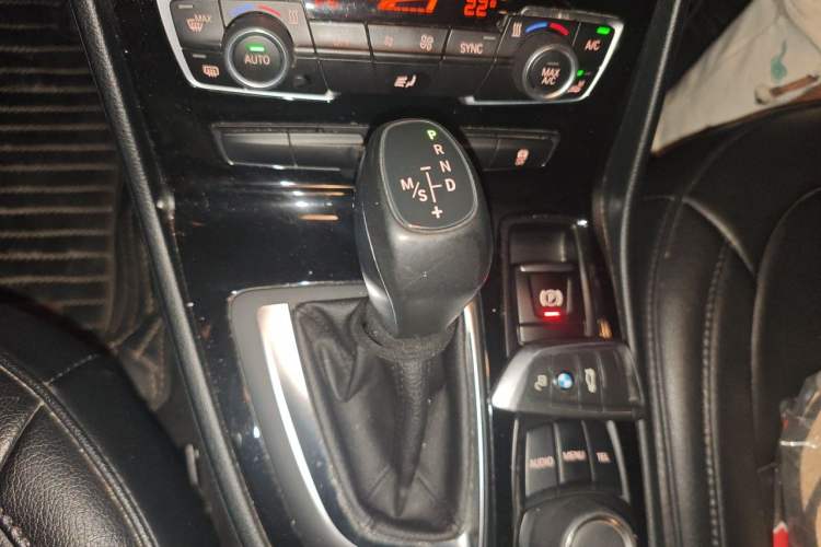 Used BMW 2 Series Gran Tourer 2015 218i Leading Model Gear Lever