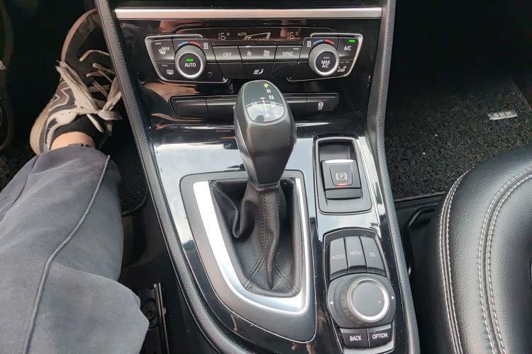 Used BMW 2 Series Gran Tourer 2015 218i Leading Model Gear Lever