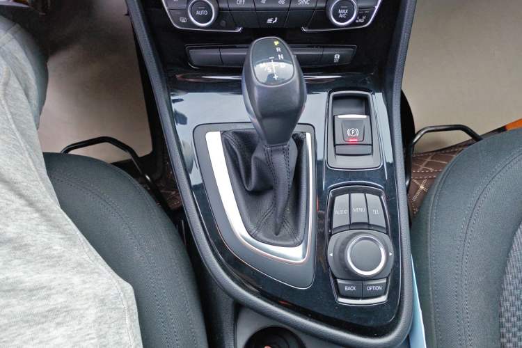 Used BMW 2 Series Gran Tourer 2015 218i Leading Model Gear Lever
