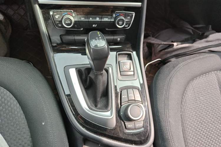 Used BMW 2 Series Gran Tourer 2015 218i Leading Model Gear Lever