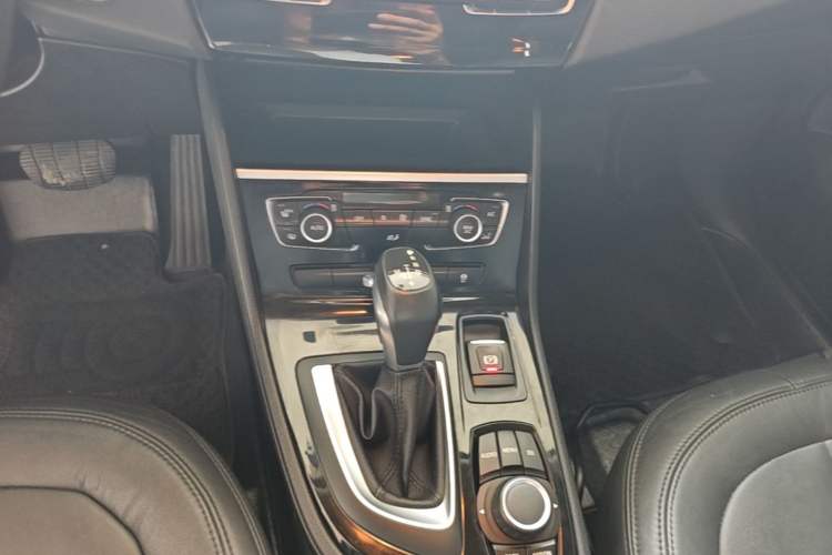 Used BMW 2 Series Gran Tourer 2015 218i Leading Model Gear Lever
